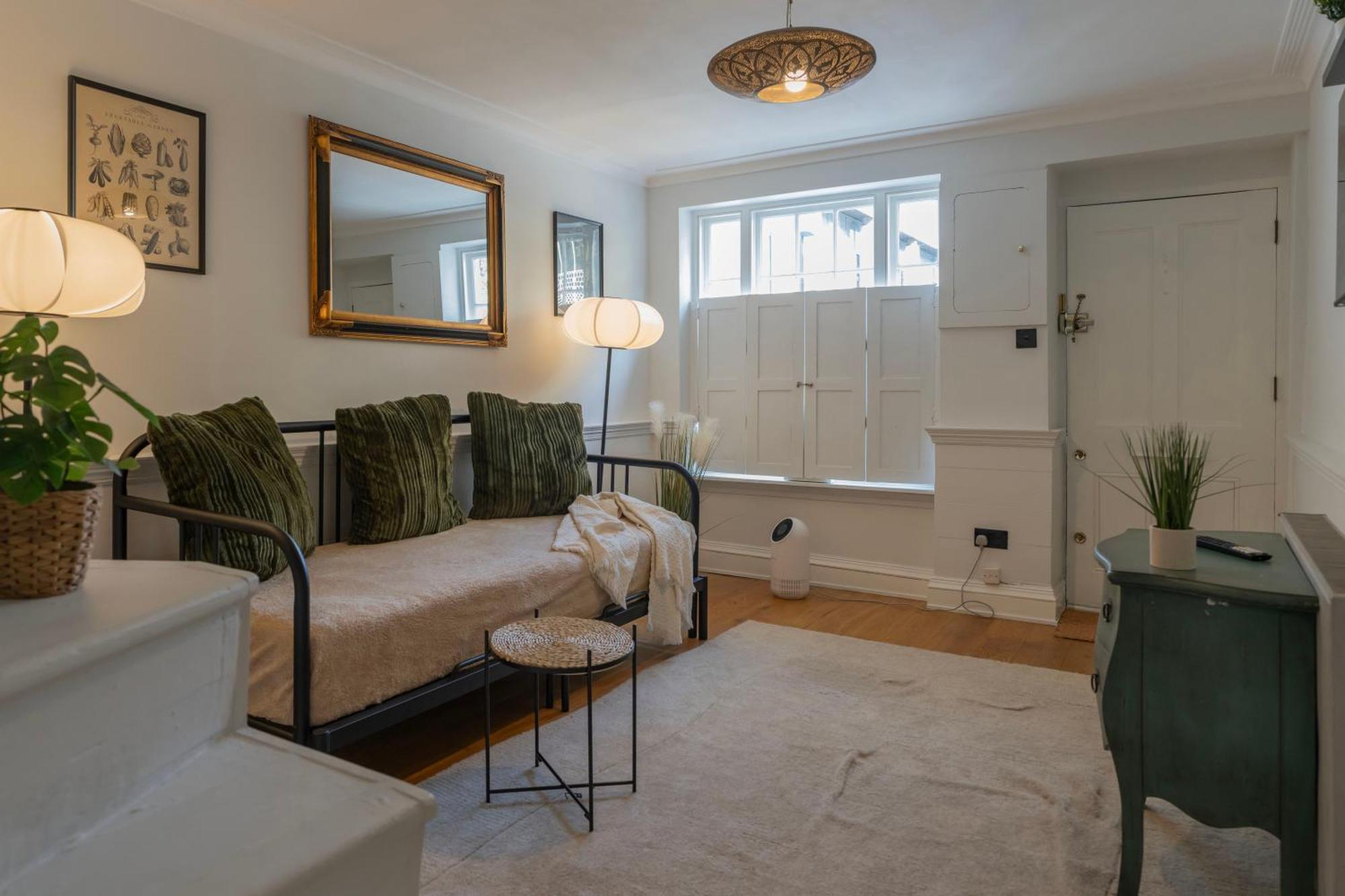 Gorgeous 2bed House In New Road * Londra